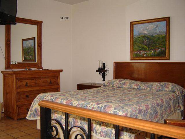 Hotel Isabel Guadalajara Zimmer foto